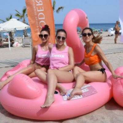 Glamour Beach Weekends - Living Room!