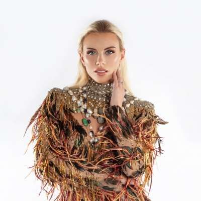 Katie Kearney: IT момиче, голф играч и кралица с много лица